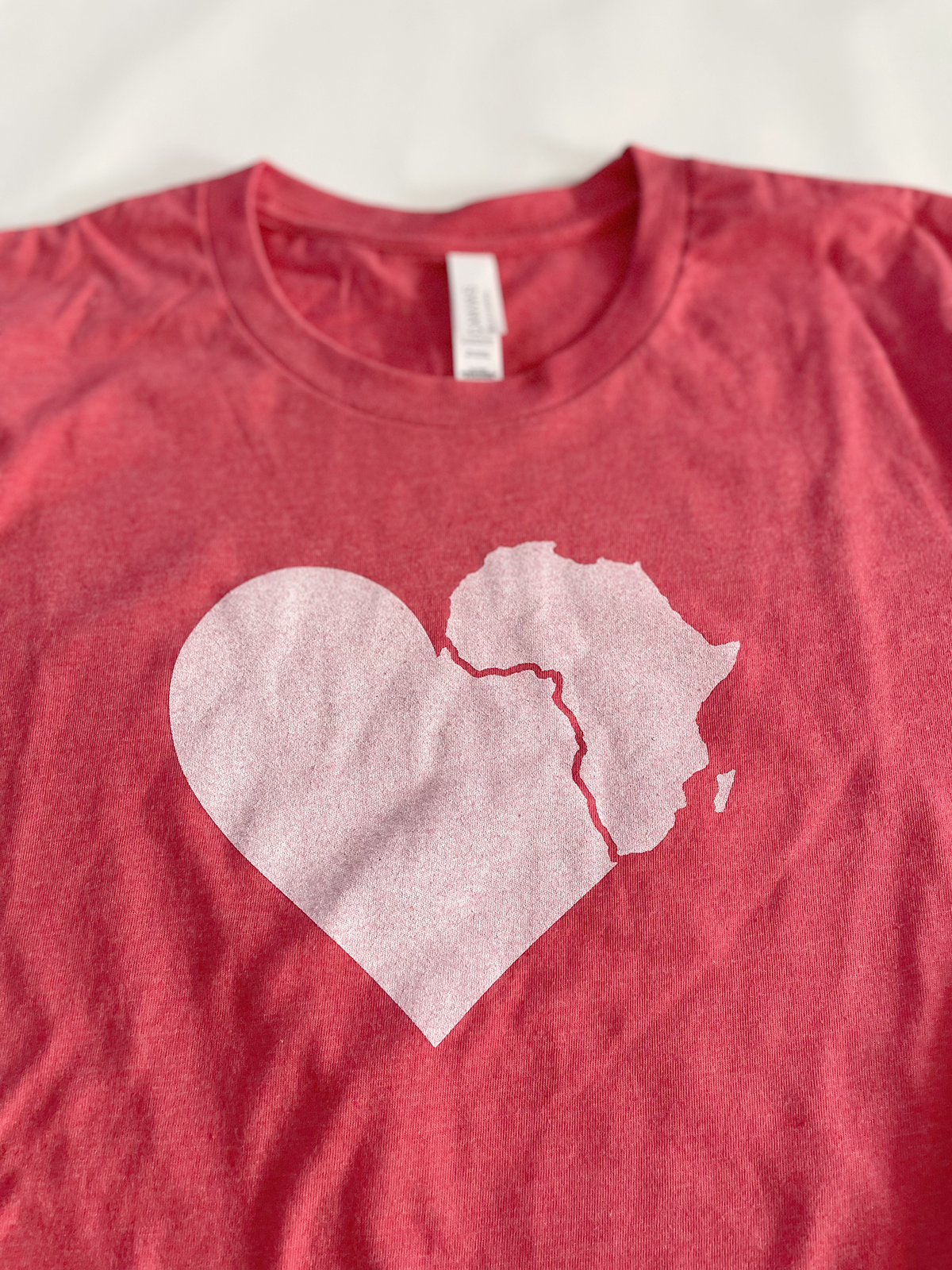 heart africa tee | red